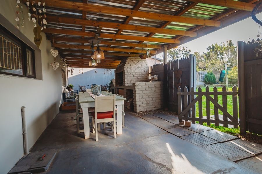 5 Bedroom Property for Sale in Blanco Western Cape